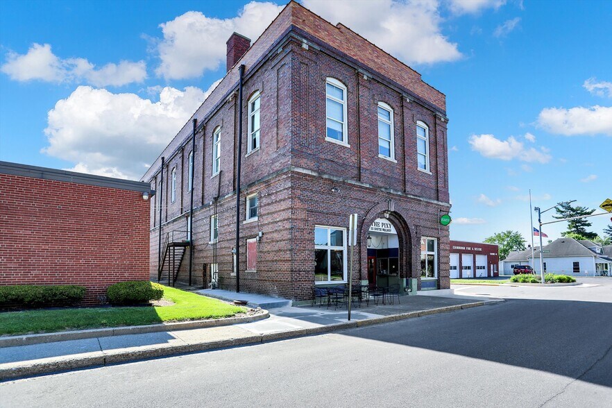 More Photos Of 111 S Walnut St, Edinburgh Theater Concert Hall For Sale