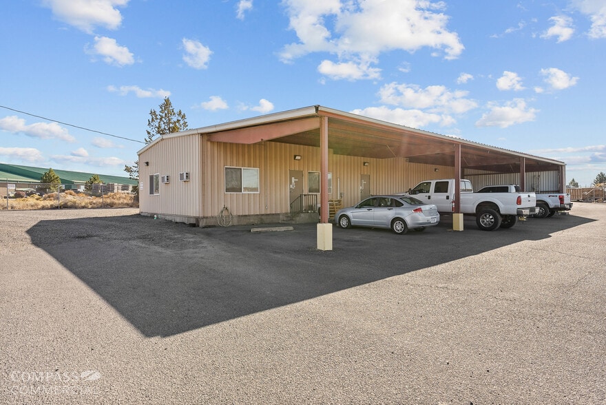 More Photos Of 498 SW Veterans Way, Redmond Industrial For Sale