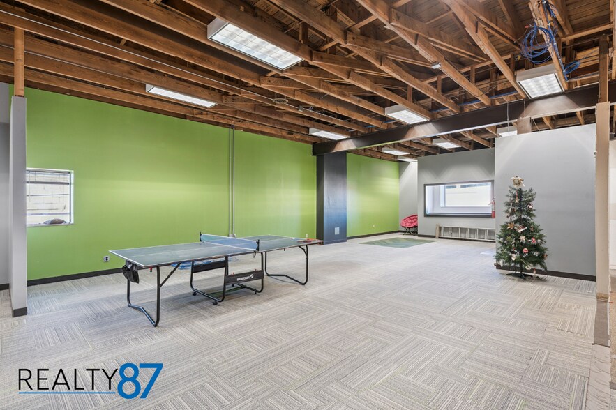 More Photos Of 724 3rd Ave SE, Cedar Rapids Freestanding For Lease