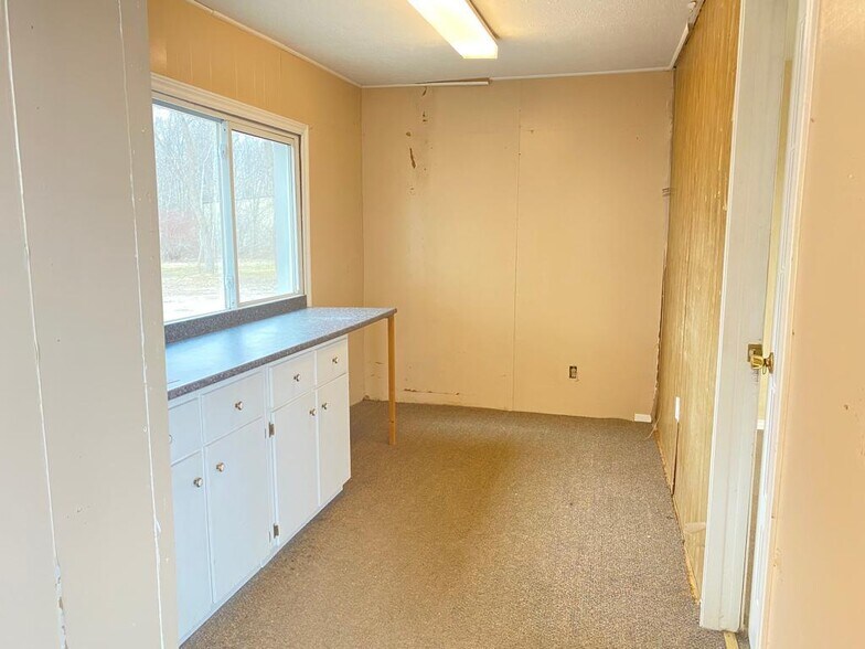 More Photos Of 1115 Niagara St N, Welland Service Station For Sale