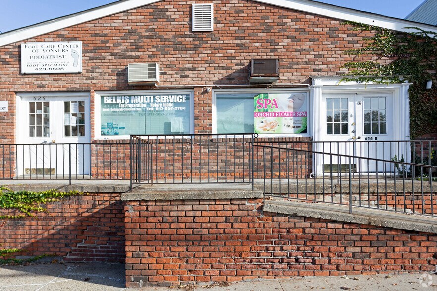 More Photos Of 626 McLean Ave, Yonkers Office For Sale