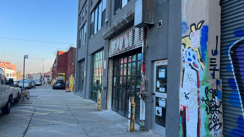 More Photos Of 310 Meserole St, Brooklyn Flex For Lease