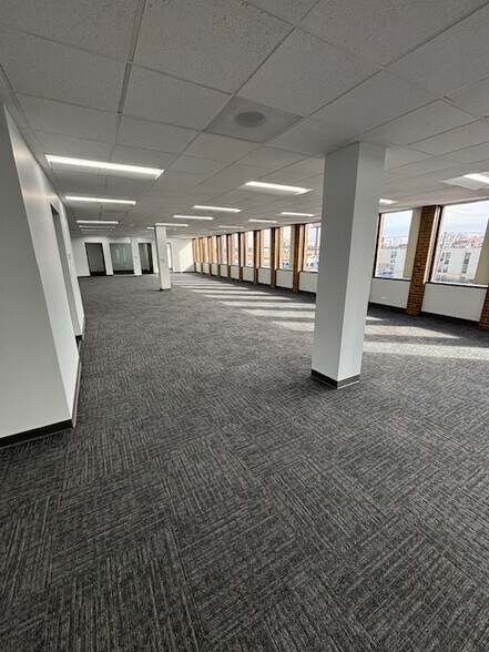 More Photos Of 2340 S River Rd, Des Plaines Office For Lease
