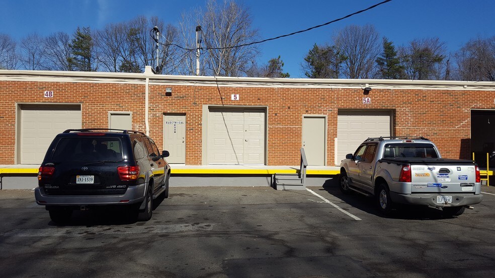 More Photos Of 7309 Highland St, Springfield Light Distribution For Lease