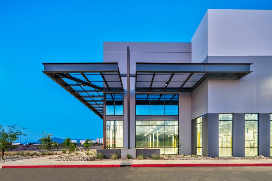 More Photos Of 9520 E Elliot Rd, Mesa Warehouse For Lease