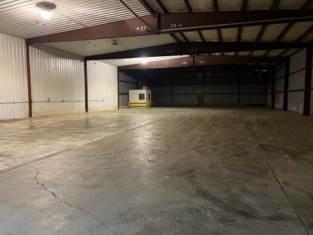 More Photos Of 205 N Michigan St, Oxford Manufacturing For Lease