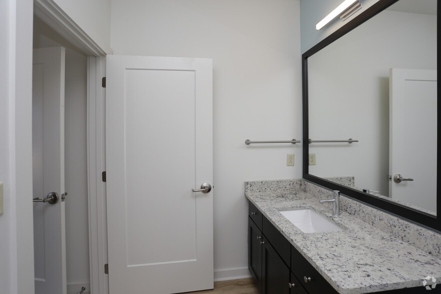 More Photos Of 174 E Main St, Spartanburg Apartments For Lease