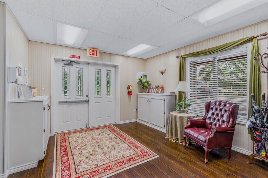 More Photos Of 3401 N Frazier St, Conroe Specialty For Sale