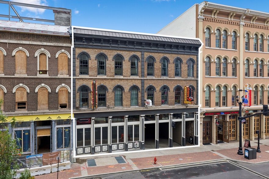 Primary Photo Of 154 2nd Ave N, Nashville Hotel For Sale