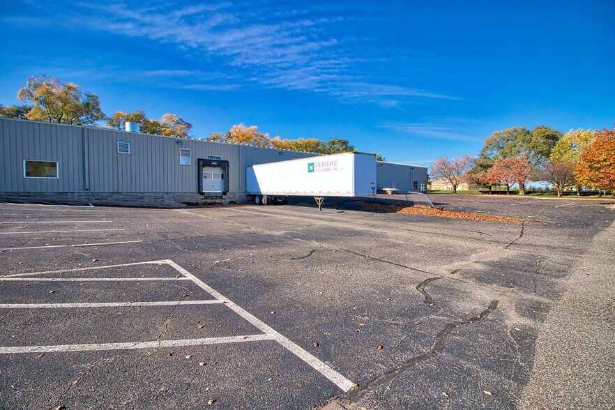 More Photos Of 15725 Jarvis St NW, Elk River Manufacturing For Lease