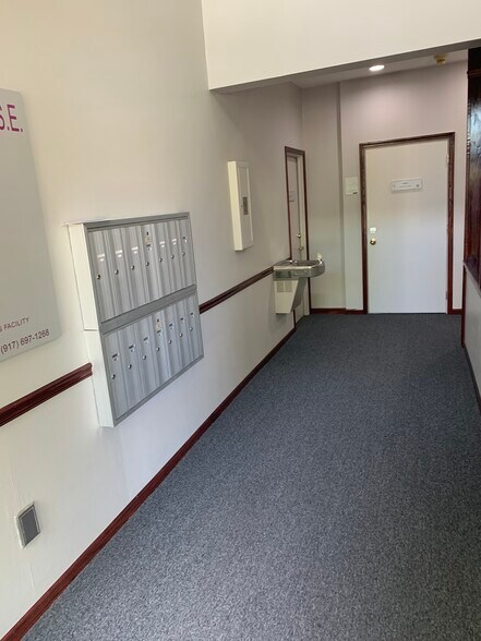 More Photos Of 2110 Enterprise St SE, Grand Rapids Office Residential For Lease