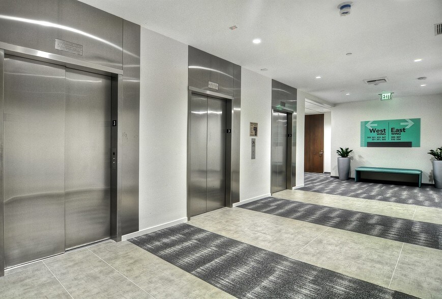 More Photos Of 23961 Calle de la Magdalena, Laguna Hills Medical For Lease