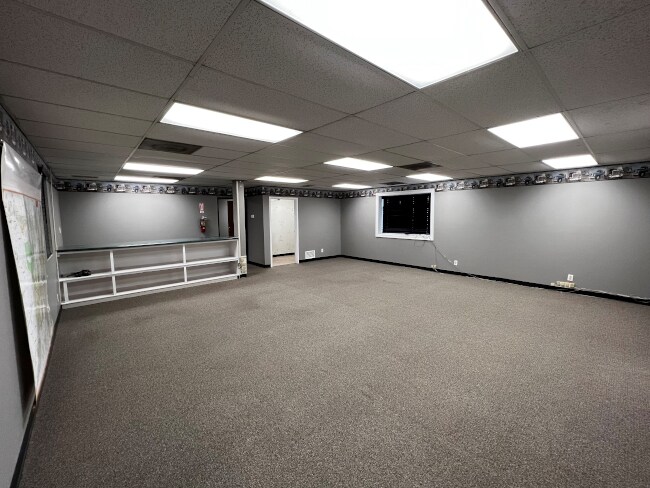 More Photos Of 5529 Dial Dr, Granite City Office For Lease