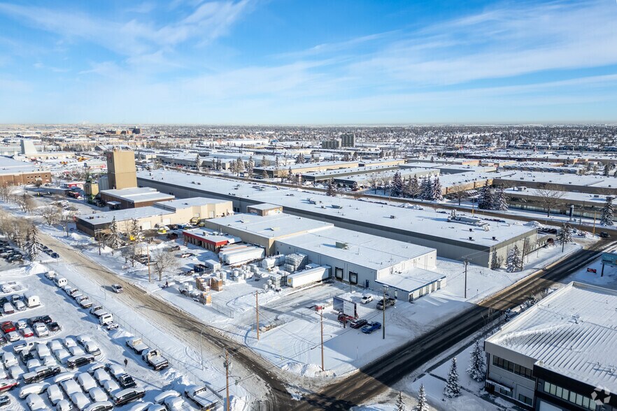 More Photos Of 2720 7th Ave NE, Calgary Warehouse For Sale