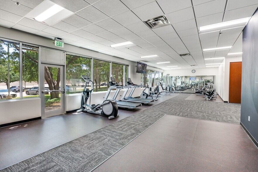 More Photos Of 4200 Regent Blvd, Irving Office For Lease