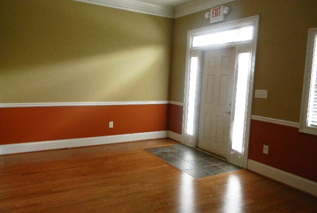 More Photos Of 1011 Woodridge Ln, Watkinsville Office For Lease