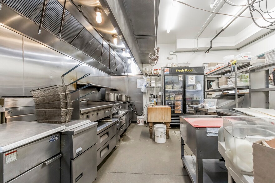 More Photos Of 60 Ocean St, South Portland Storefront Retail Residential For Lease