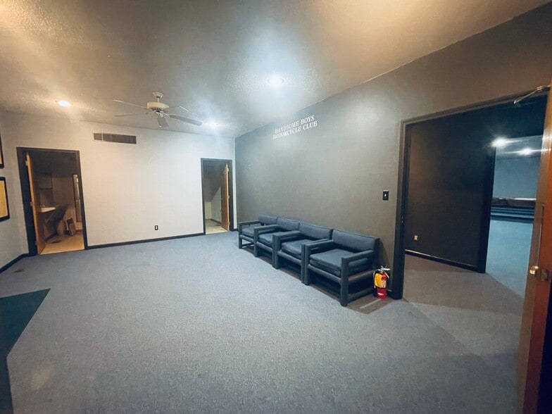 More Photos Of 210 Home Ave, Churubusco Office Residential For Sale