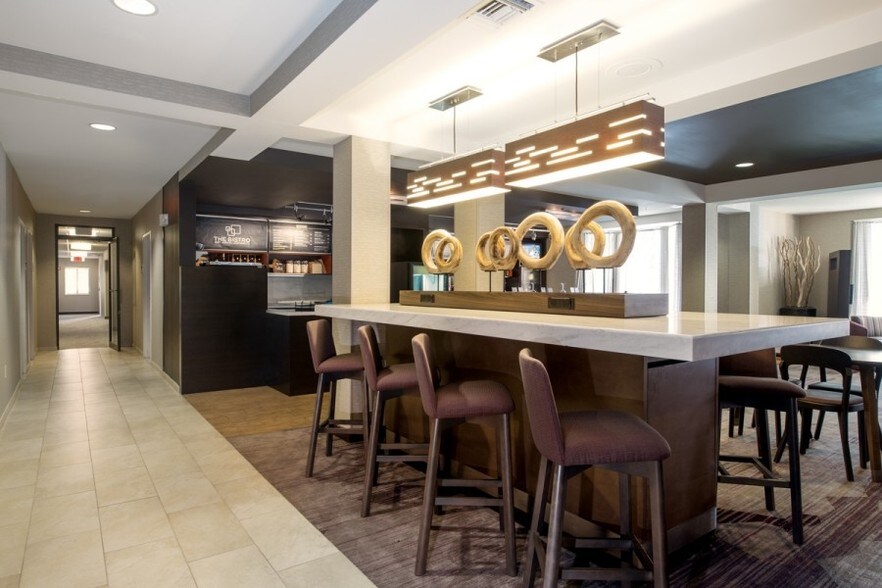 More Photos Of 3040 Ross Clark Cir, Dothan Hotel For Sale