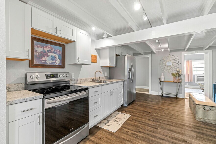 More Photos Of 2 FM 289, Comfort Specialty For Sale