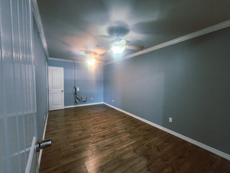 More Photos Of 312 N Broadway St, Checotah Office For Sale