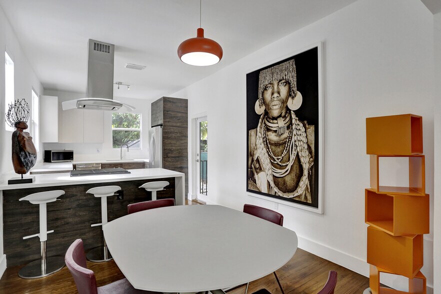 More Photos Of 430 Ne 121st St, Biscayne Park Movie Radio TVStudio For Sale