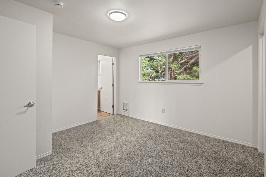 More Photos Of 812 10th St NE, Auburn Apartments For Sale