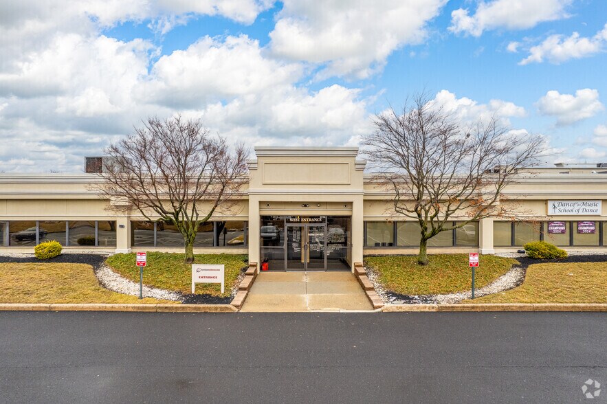 More Photos Of 400 Horsham Rd, Horsham Township Office For Lease