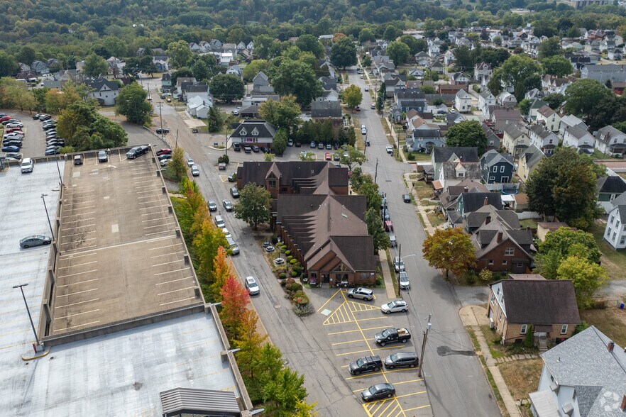 More Photos Of 901 E Brady St, Butler Medical For Lease