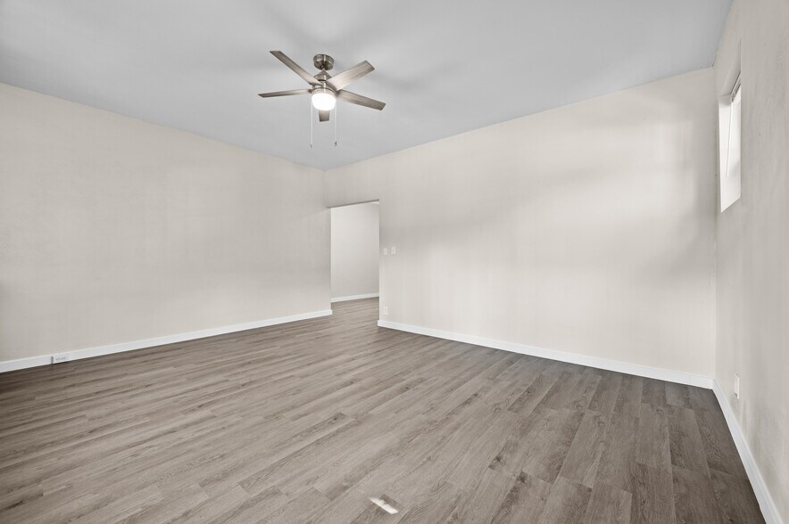 More Photos Of 1119-1201 N Underhill St, Peoria Apartments For Sale