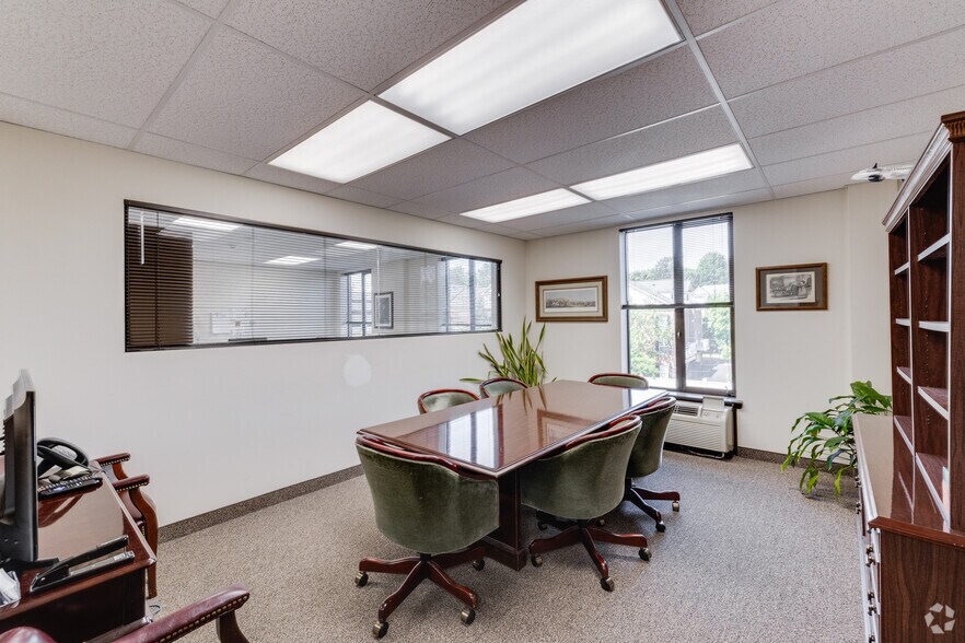 More Photos Of 3900 University Dr, Fairfax Office For Lease
