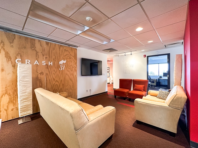More Photos Of 8902 Airport Dr, Fort Wayne Office For Lease