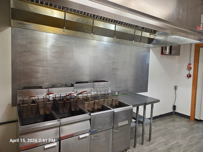 More Photos Of 415-417 Saint James Ave, Wynot Storefront Retail Residential For Sale