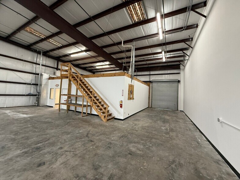 More Photos Of 298 Reynolds Rd, Hiram Warehouse For Lease