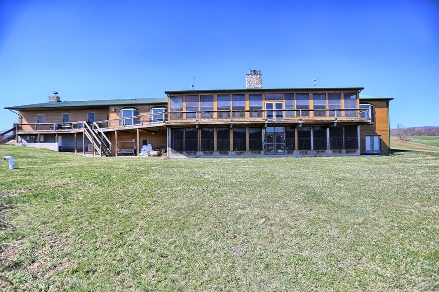 More Photos Of 600 Airport Dr, Mifflintown Flex For Sale
