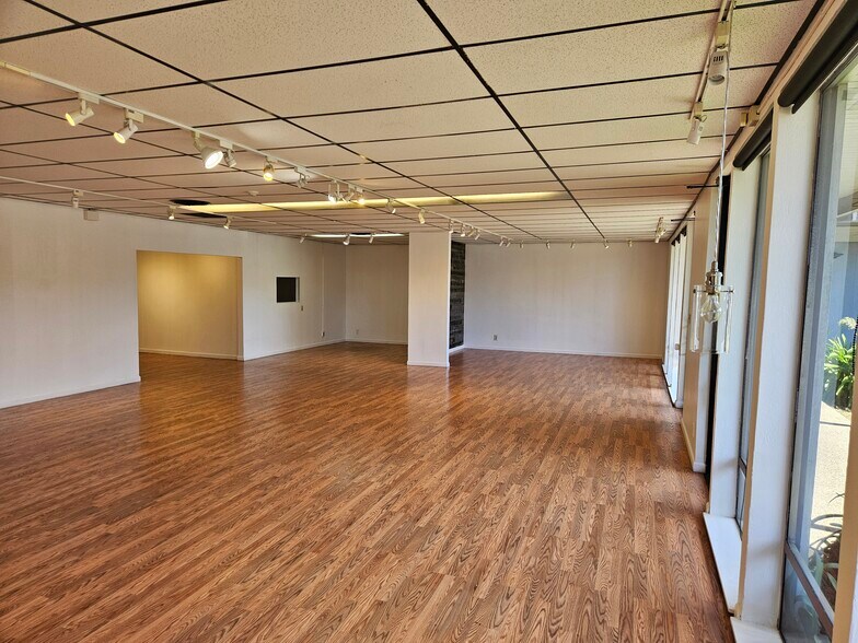 More Photos Of 993 Francisco Blvd E, San Rafael Showroom For Lease