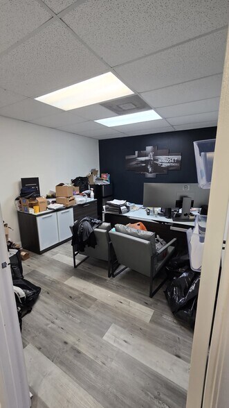 More Photos Of 10002-10192 NW 50th St, Sunrise Light Distribution For Lease