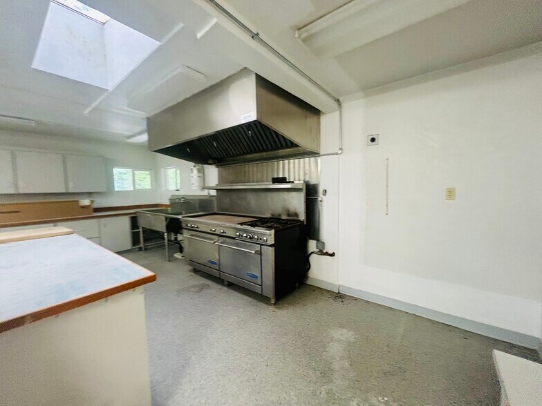 More Photos Of 1190 N Tenmile Lk, Lakeside Trailer Camper Park For Sale