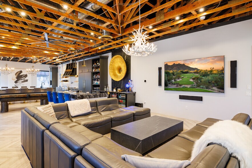 More Photos Of 7100 E Cave Creek Rd, Cave Creek Office Residential For Lease