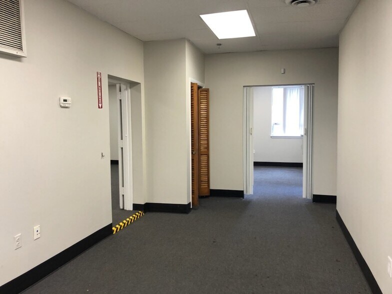 More Photos Of 10 Willow St, Moonachie Warehouse For Sale