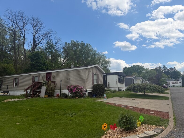More Photos Of 1-21 Dinardo Mnr, Imperial Manufactured Housing Mobile Home Park For Sale