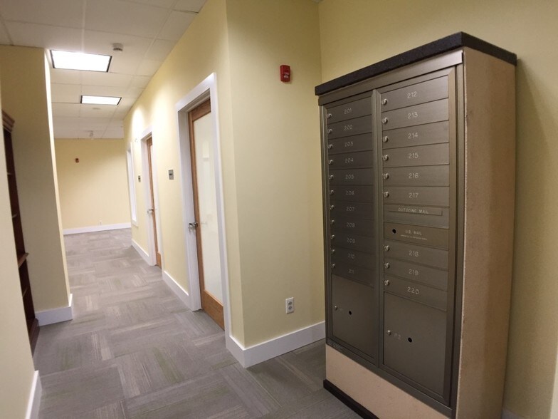 More Photos Of 677 Craig Rd, Creve Coeur Office For Lease