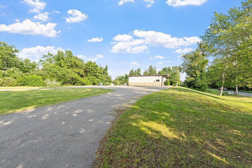 More Photos Of 1 Beverly Dr, Sterling Storefront For Sale