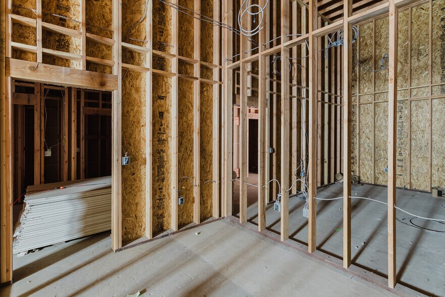 More Photos Of 151-161 Airport Rd, King City Warehouse For Lease