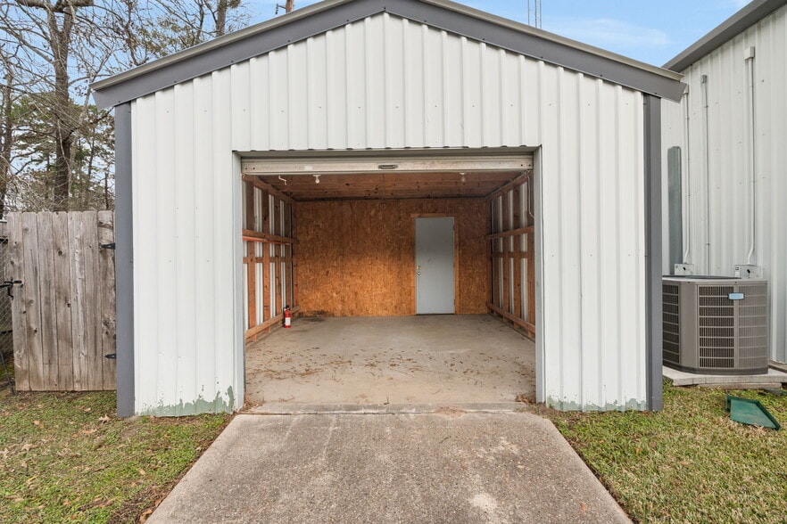 More Photos Of 2200 Sciaaca Rd, Spring Office For Sale