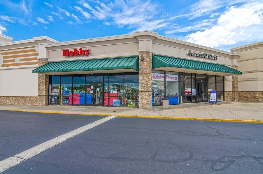 More Photos Of 1525-1555 E New Circle Rd, Lexington Unknown For Lease