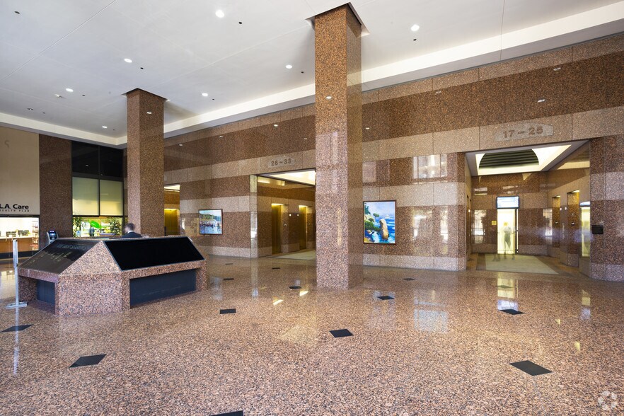 More Photos Of 1055 W 7th St, Los Angeles Office For Lease