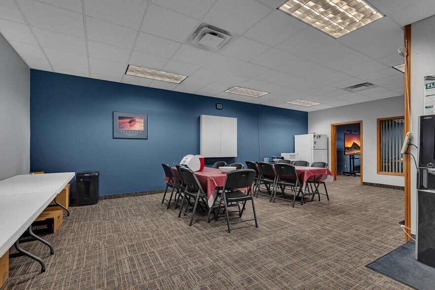 More Photos Of 10 Riverside Ave S, Sartell Office For Lease