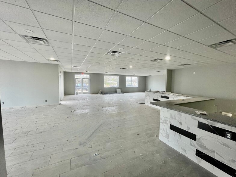 More Photos Of 2211 S Kentucky Ave, Indianapolis Restaurant For Lease