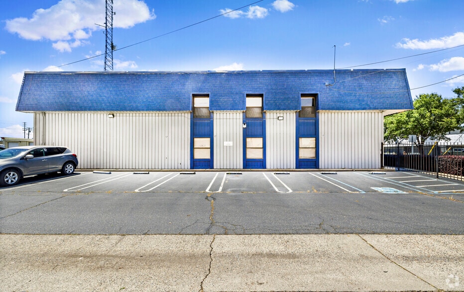 More Photos Of 142 N 9th St, Modesto Office For Lease